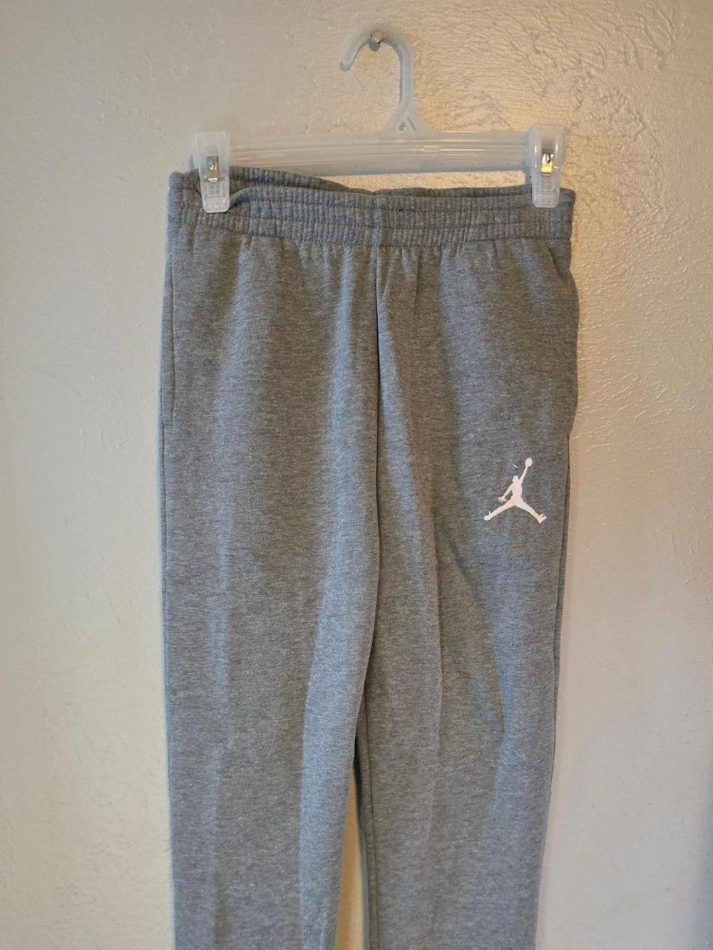 Jordan Kids Heather Gray Jogger Sweatpants with White Jumpman